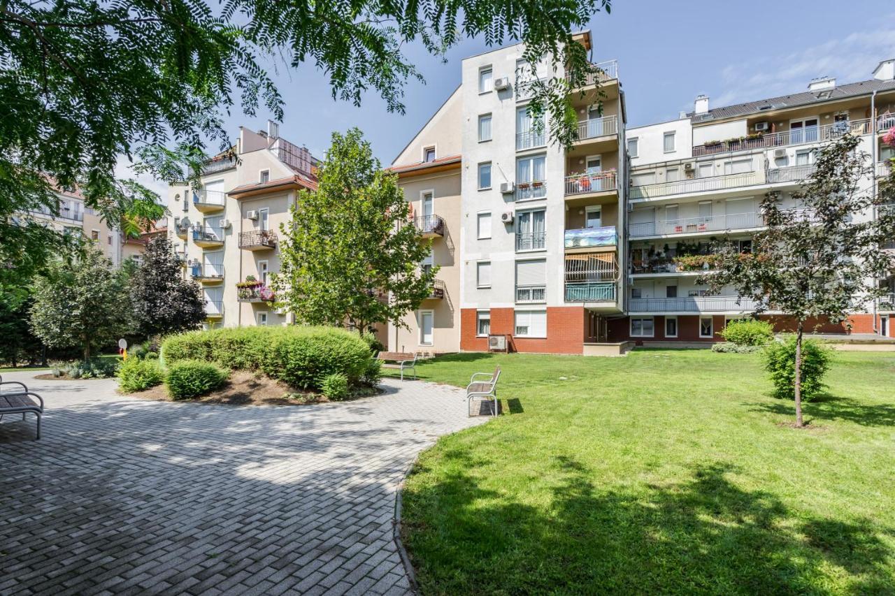 Bpr Galactic Empire Home With Balcony Budapest Exterior photo