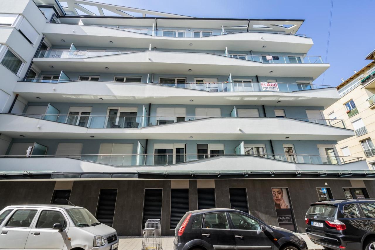 Bpr Galactic Empire Home With Balcony Budapest Exterior photo
