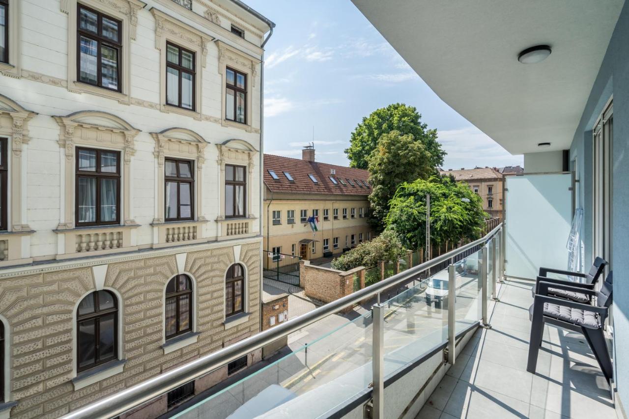 Bpr Galactic Empire Home With Balcony Budapest Exterior photo